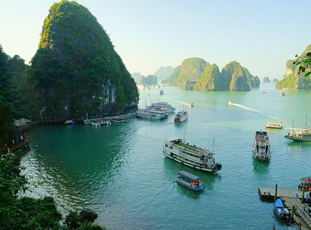HALONG BAY, VIETNAM